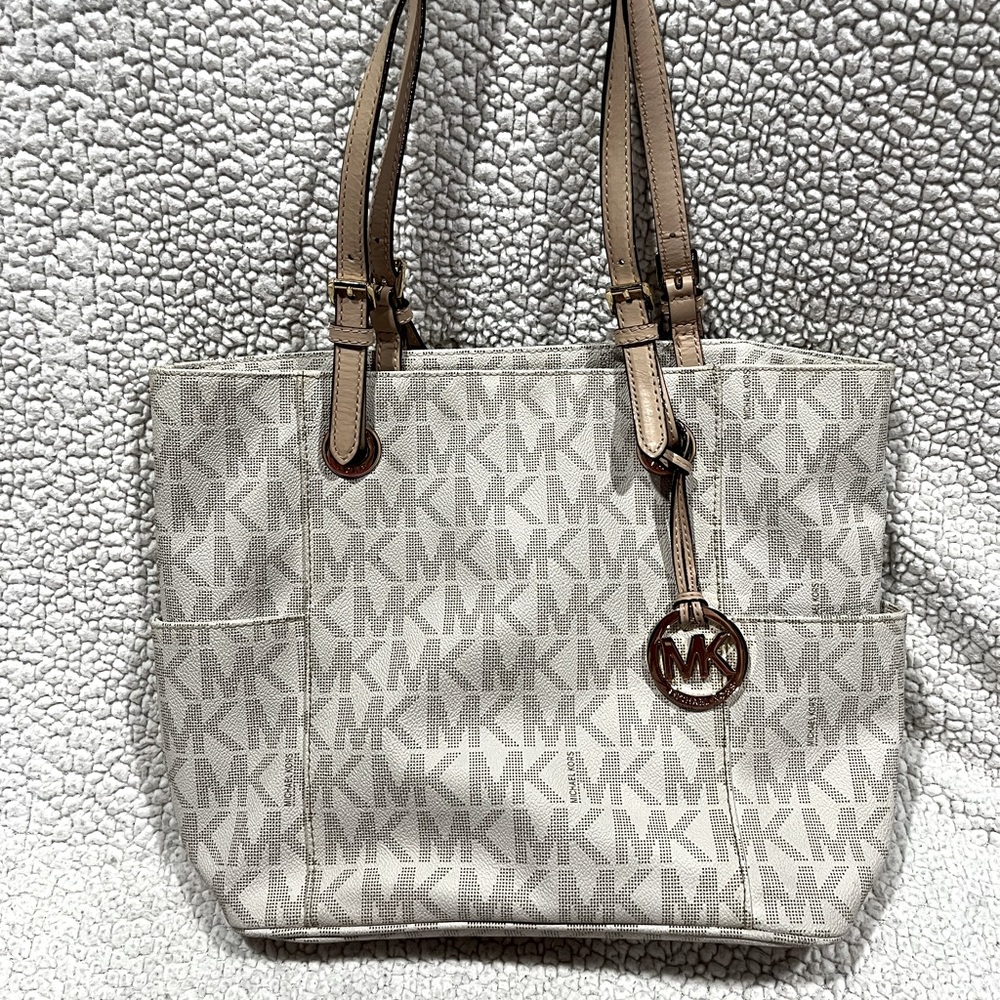 Authentic Michael KORS Vanilla tote
